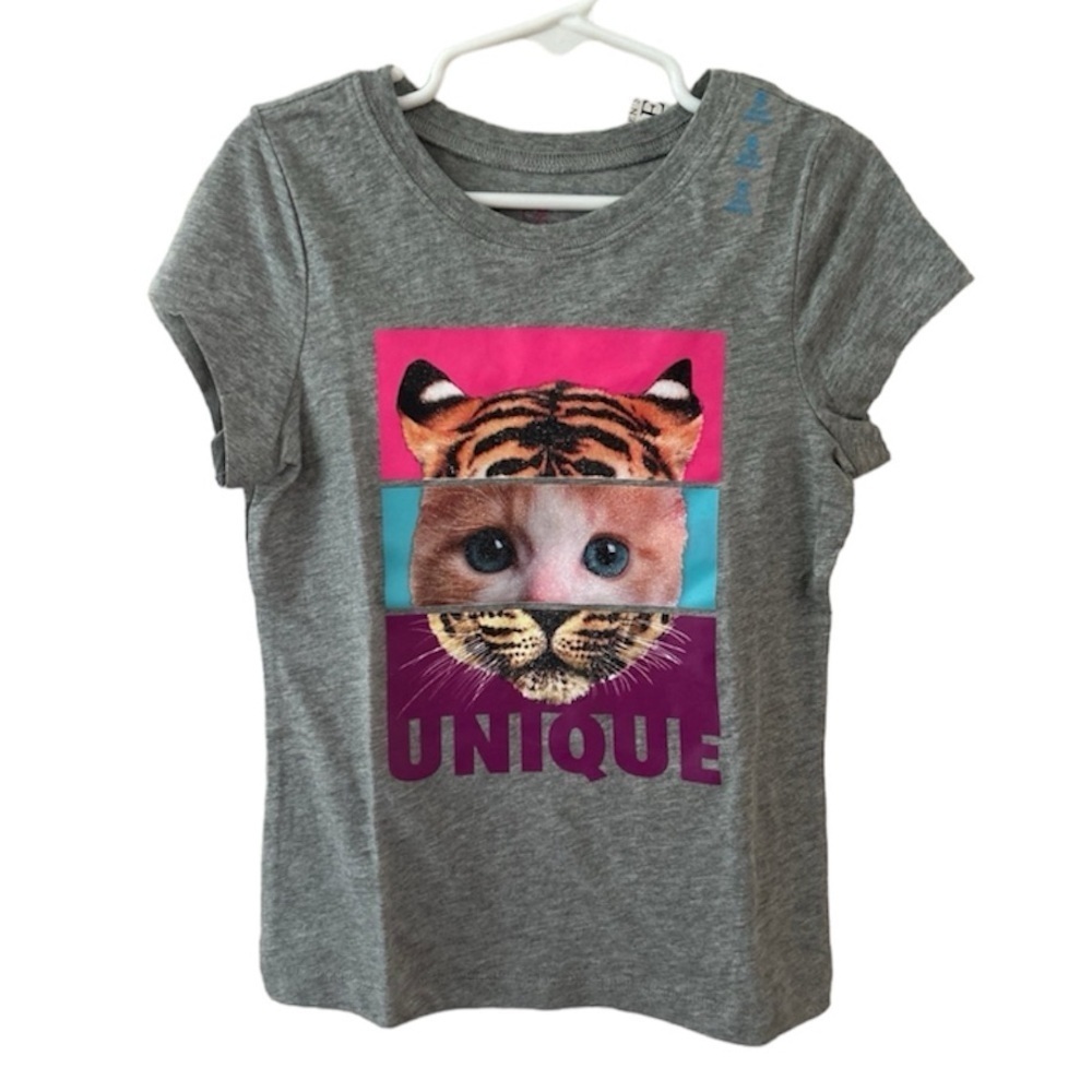 (NWT) The Children’s Place “UNIQUE” Tee in Grey, Small (5/6)